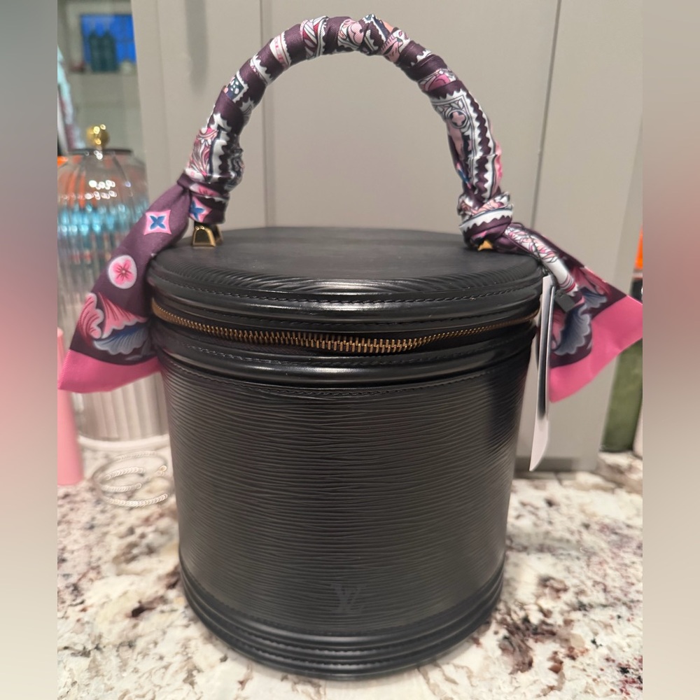 Louis Vuitton black Epi vanity with twilly
